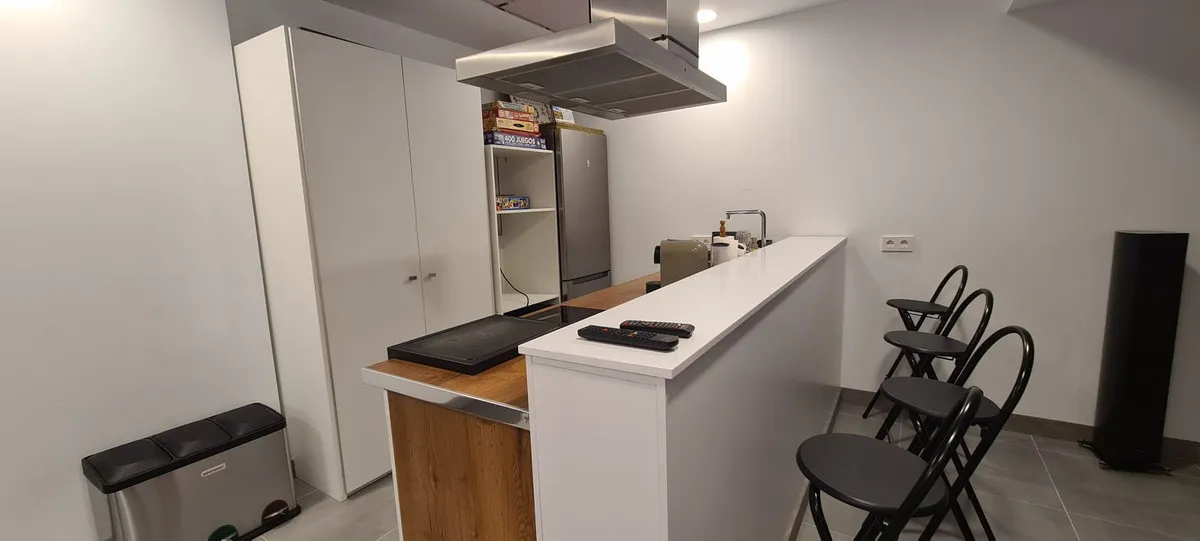 ab5b6c94-6c78-4281-b0fc-ff42735a9321