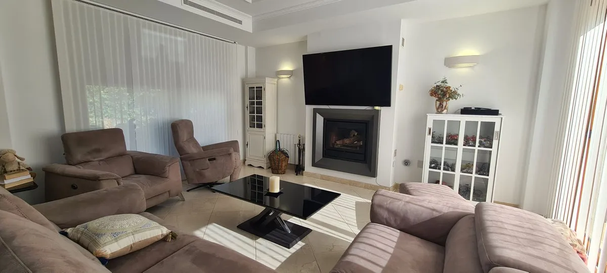 cfe0fce8-9fb7-48bb-9e30-9af182704a9e