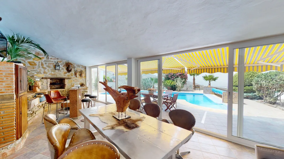 181156a1-94b8-4e93-94d5-e693f4563115