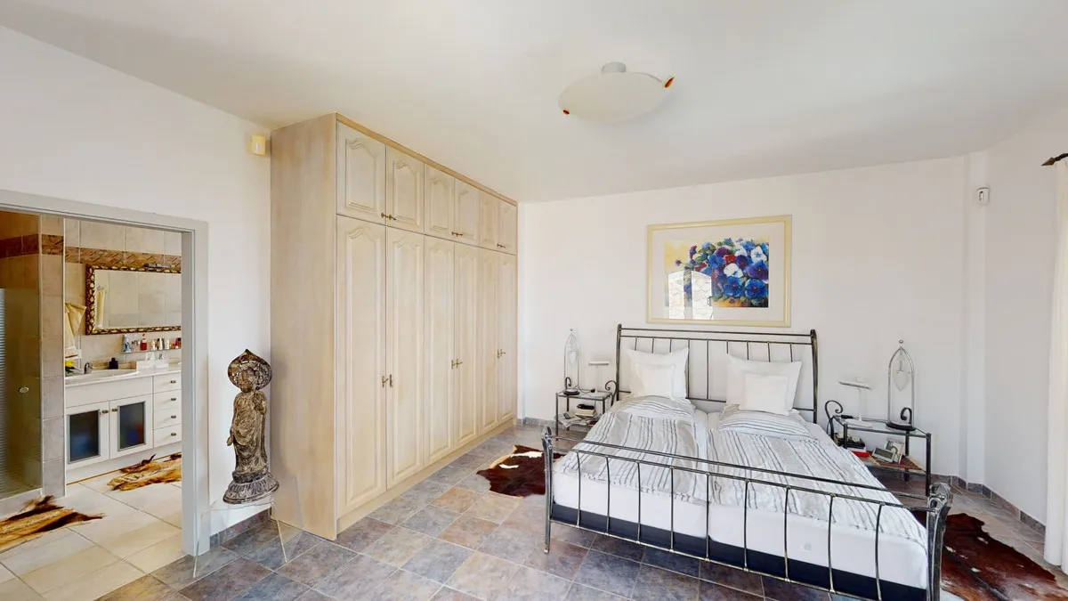 445cce96-d7f4-45f4-abb8-2db081a045ef