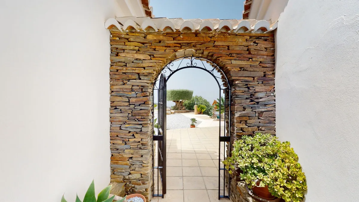 6f05ee53-9e91-4b2f-8169-026439689658