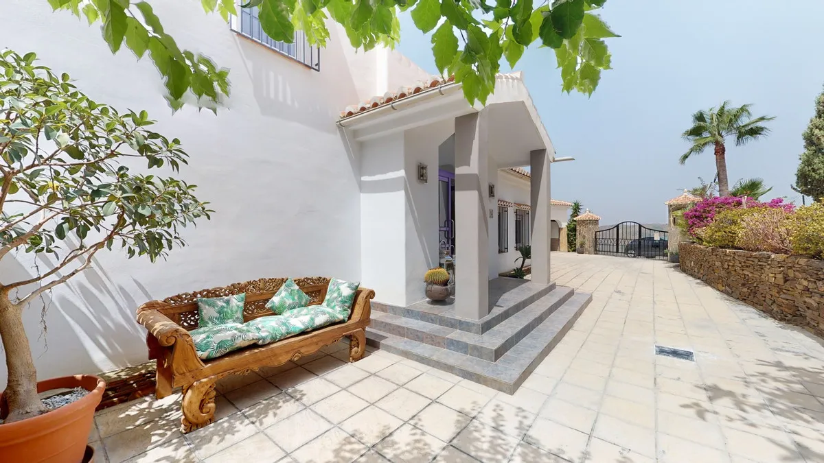 795f3d73-d17a-4684-a6db-1acdb5c34a37