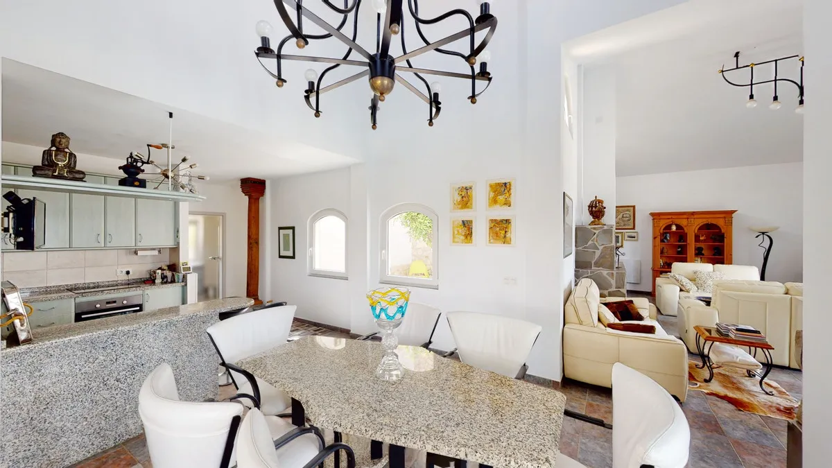 a769a830-d91c-48c6-a543-2d418810aa6c