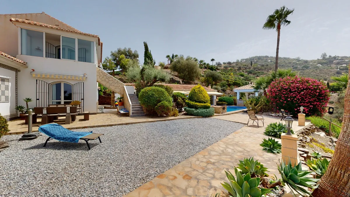 bec5d9f2-90b1-4458-bd86-d2118675e8c6