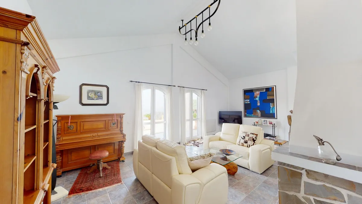 d5c475c6-5098-4265-b021-e2d936c492de