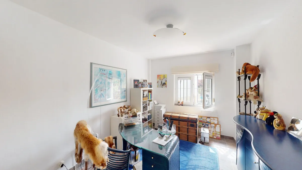 e70fb050-bc26-4d68-b964-333f9d1034f6