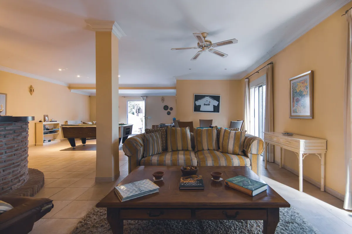 48b7979c-71a4-42e4-8a01-4a45b5223f71