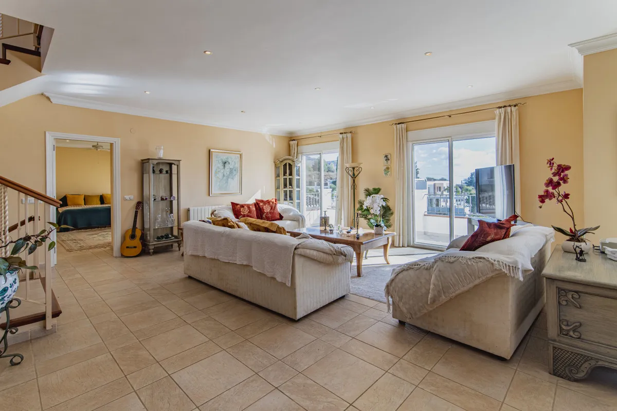 ce57de39-61ee-4ed2-81f8-1d1d284fed59