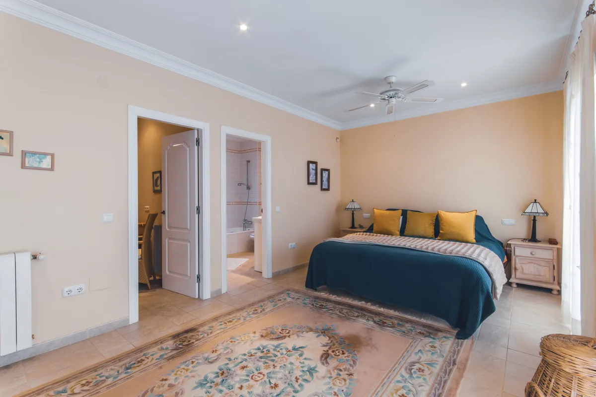 d2d683c7-dd35-405d-9cd3-0dd5242d19ee