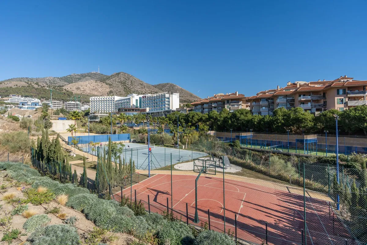 8973b949-0e72-4f8e-9818-14a63816bbc5