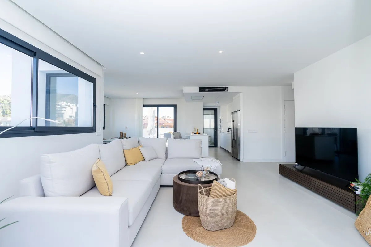 e3f16464-0935-49f2-9e07-6dc1c8f7282d