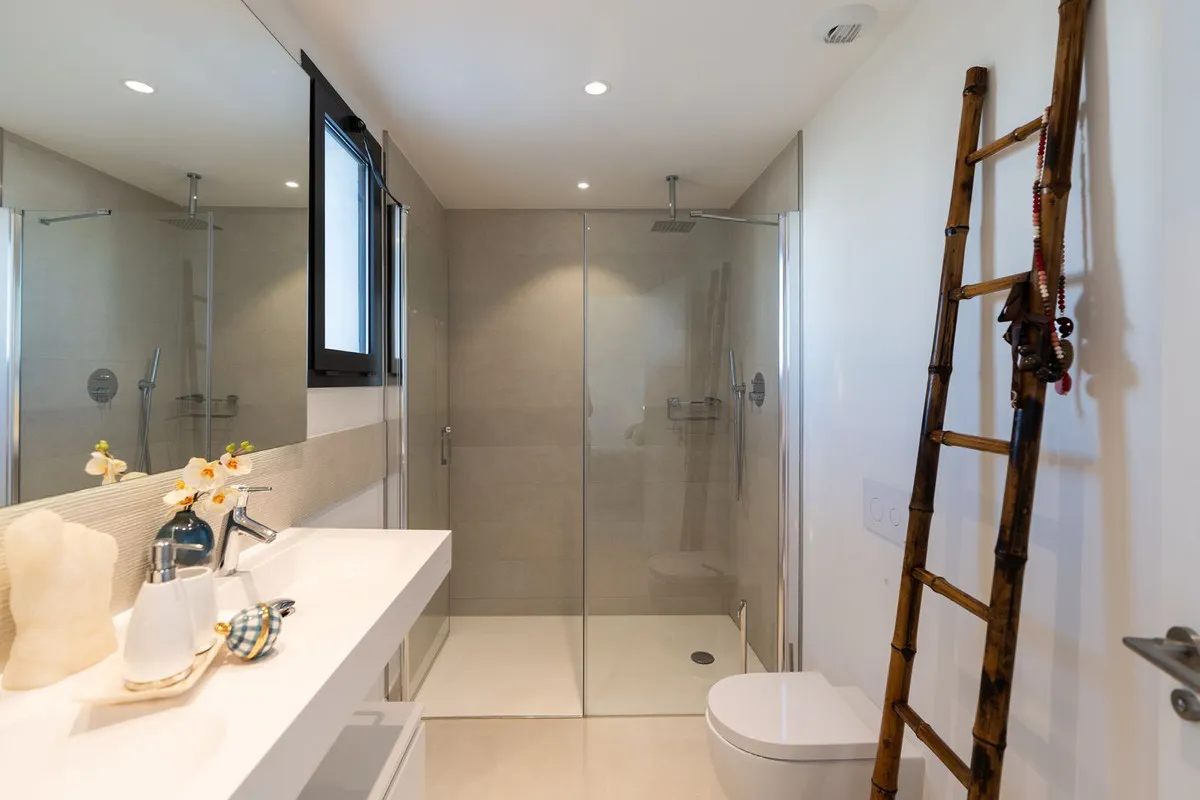 e633585a-f360-4b04-bd98-3c48012610c1