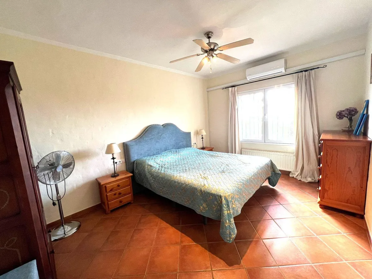 5f835d1d-0d88-4f9d-8ab3-522d71886e01