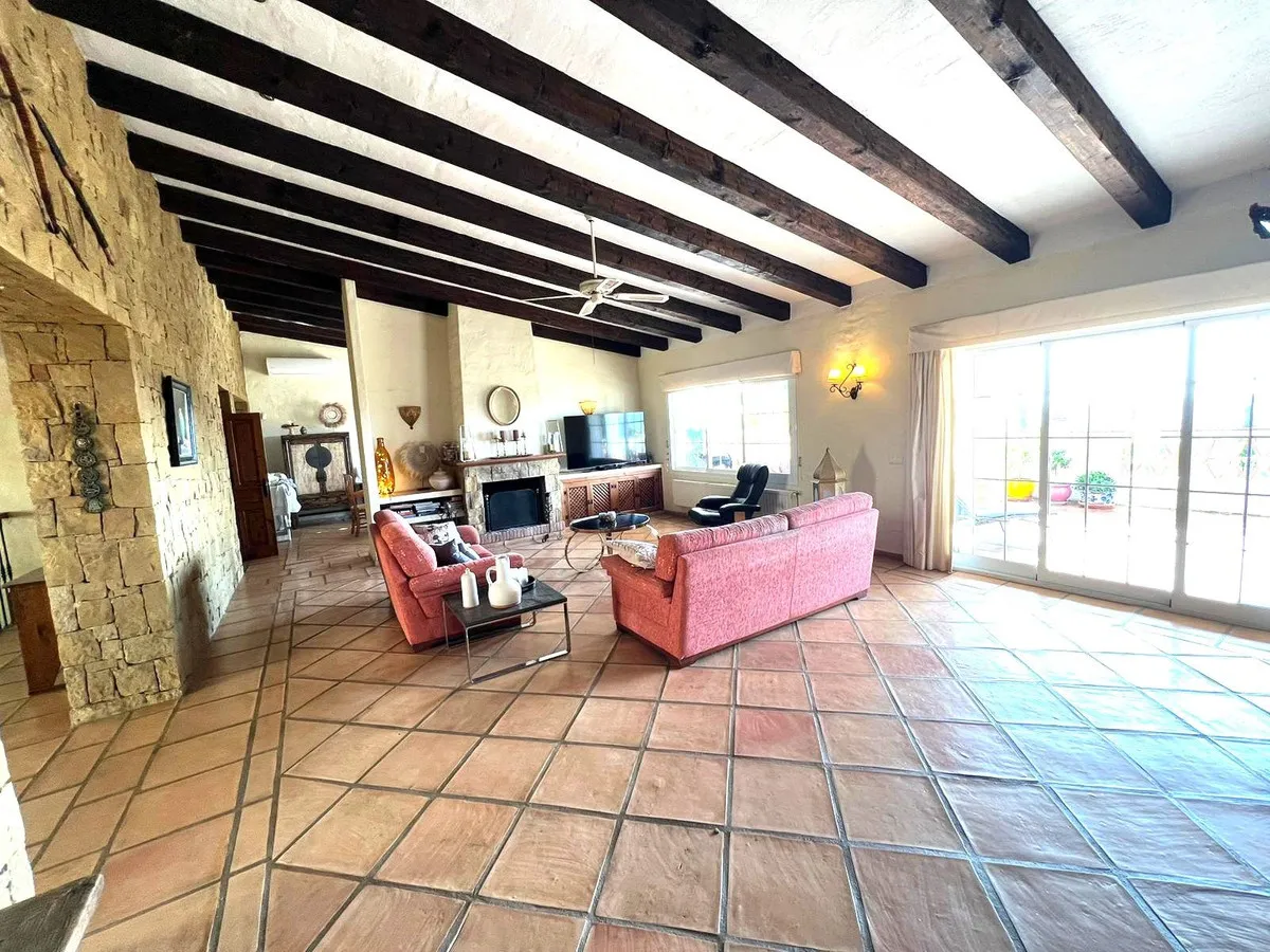 9e14b301-1583-45b4-841f-8b515db1a457