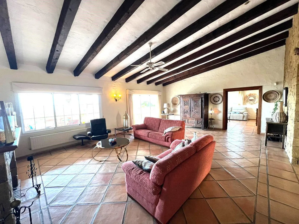 efec4130-c7e0-4a19-b37a-476d7b094704