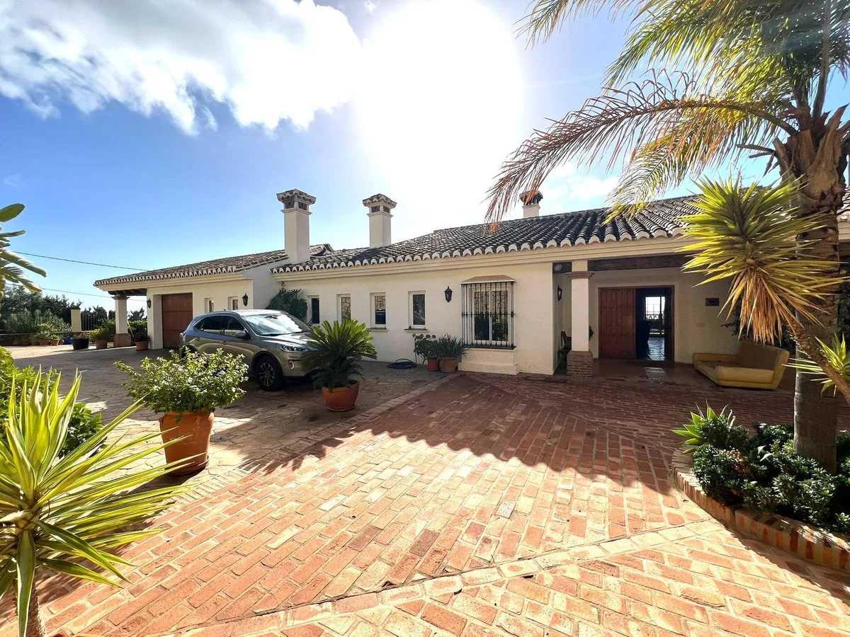 fd1a7c18-23a8-4b13-ab16-dd052f0aa7b8