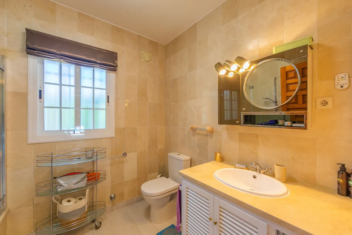 10b8981d-d60a-4ed3-b135-8e12068bbe52