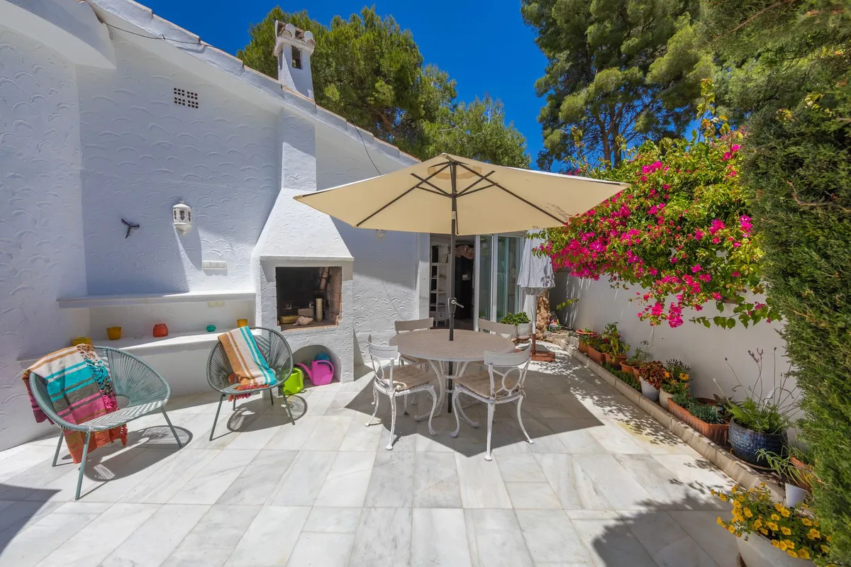 5e599b6c-0222-4062-baee-e47a9e810e42