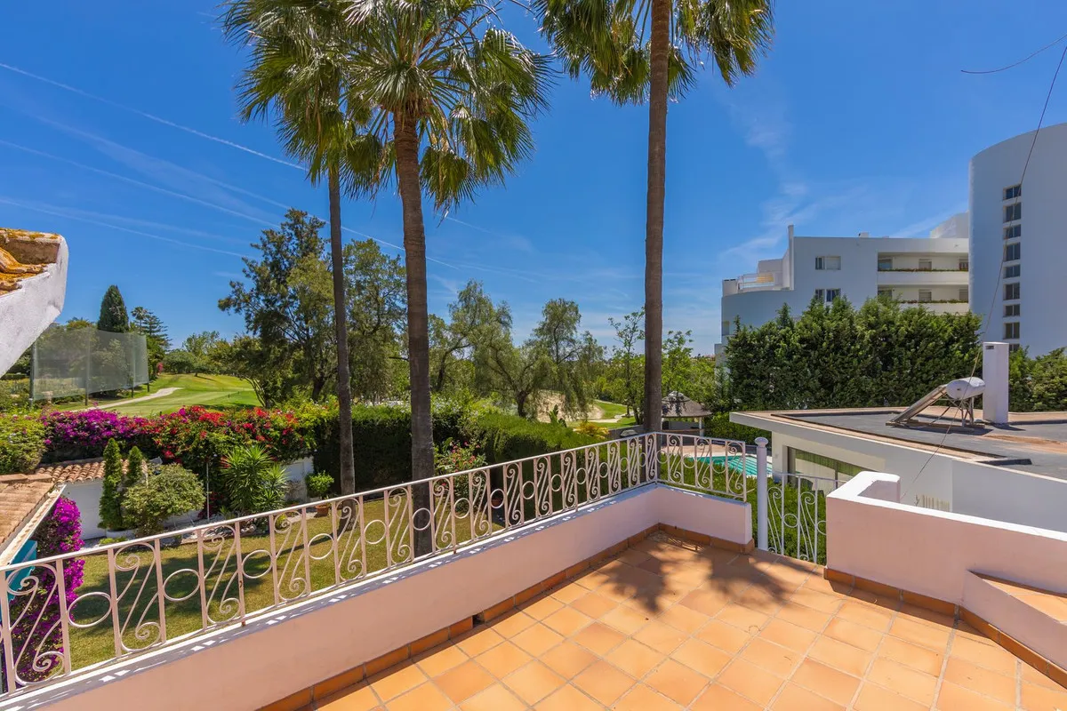 7cff3f8a-7cb5-4d6d-921e-22f2d7a623ba