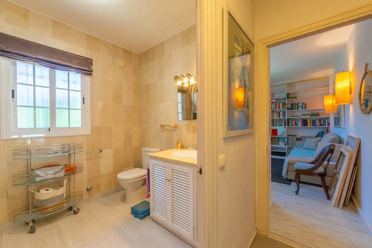 9d8b9e1d-1ee7-4dd1-8f30-1b4788a20bb5