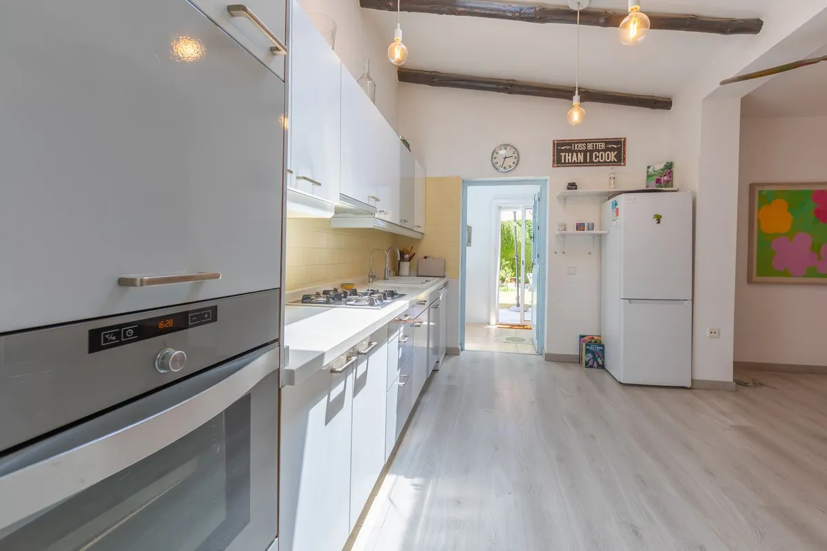 c00dd0e3-349c-43a7-9ce2-69724f176f13