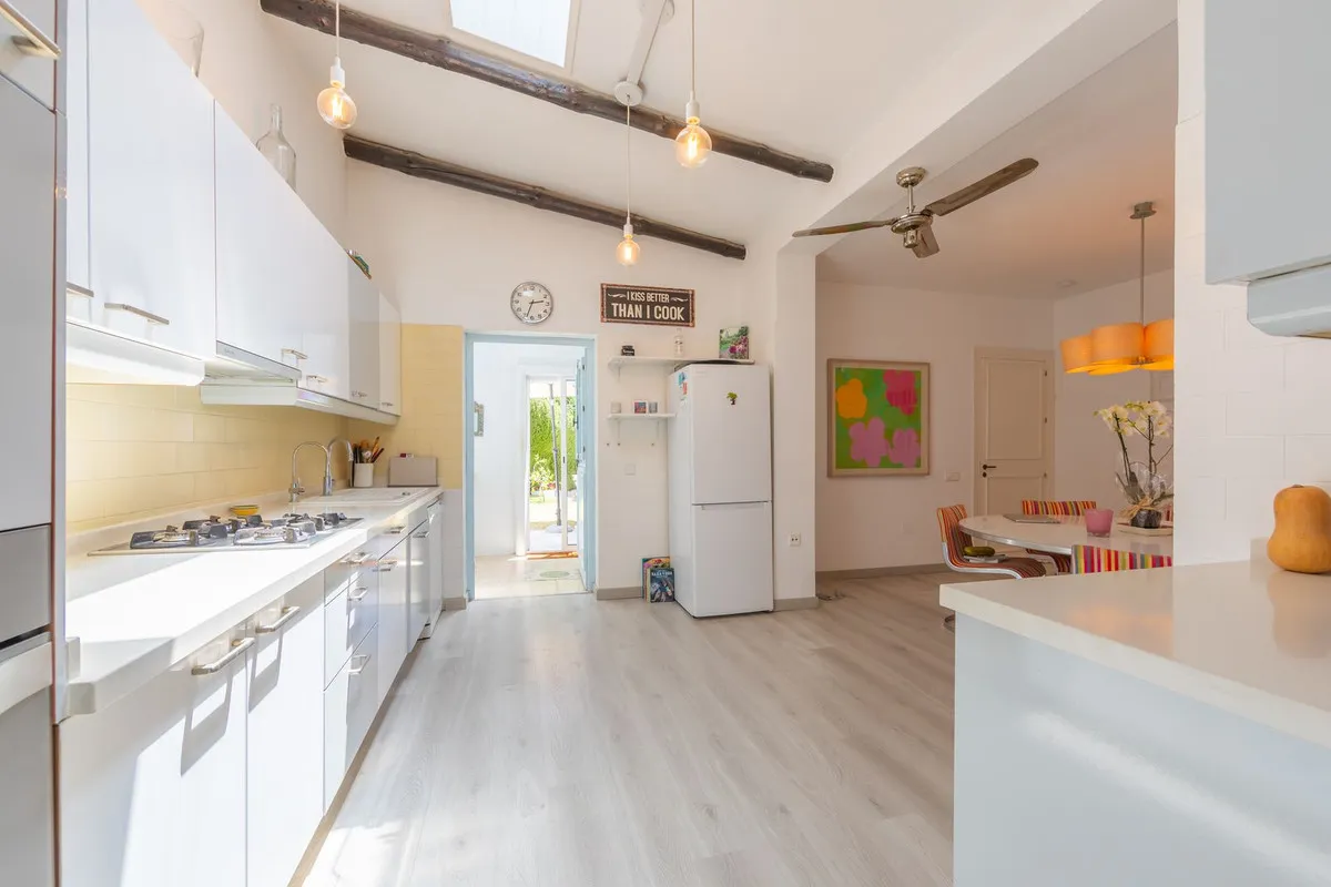 e4191076-82d5-4df9-9cd5-83a7ab77e3c0