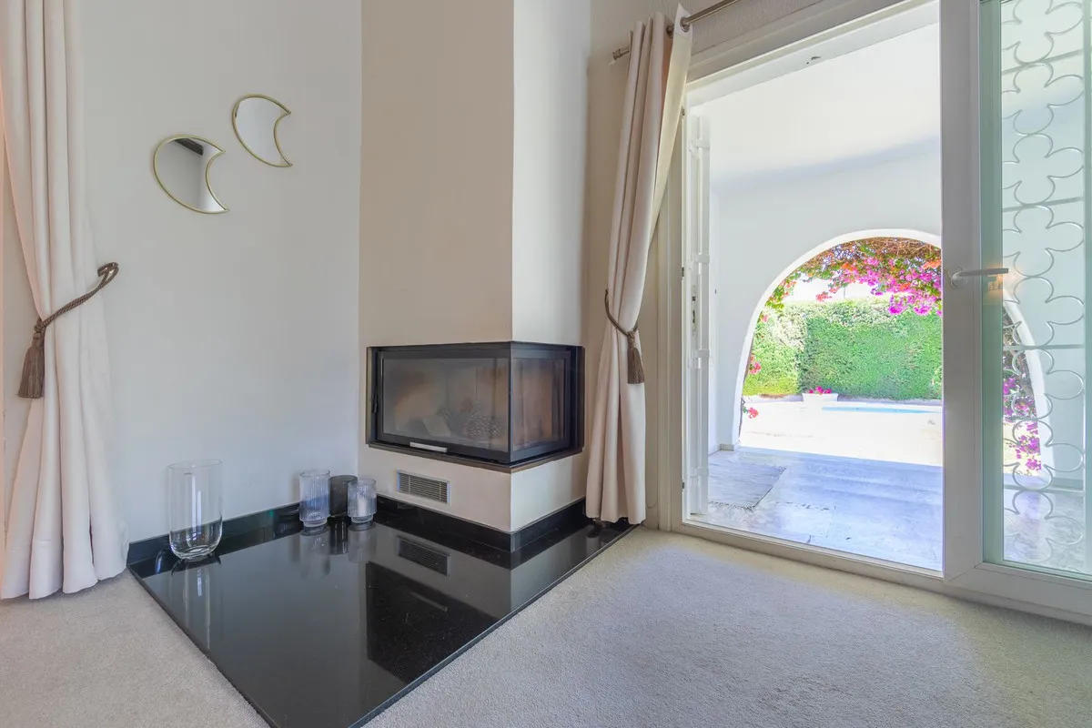 f6ec5841-d44d-488c-974a-a702004d74d0