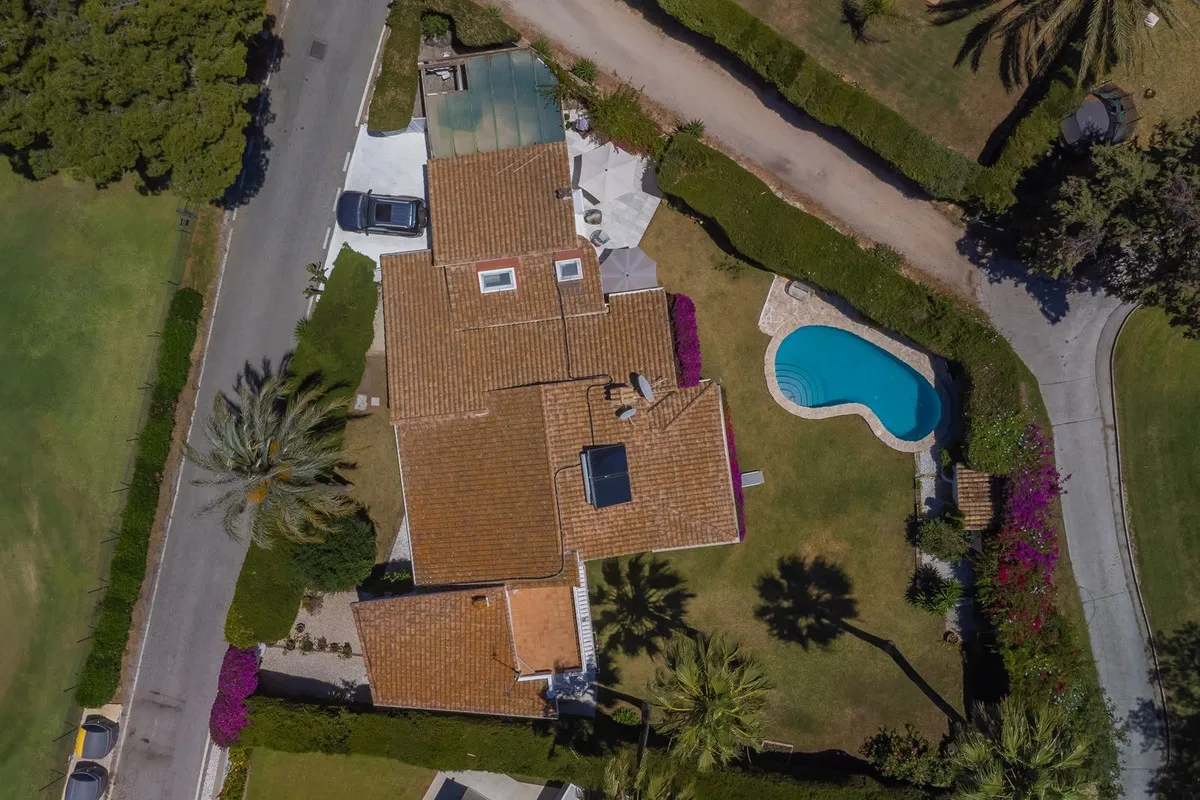 fe6a625c-b4a5-44f5-8e0e-052905a2927d