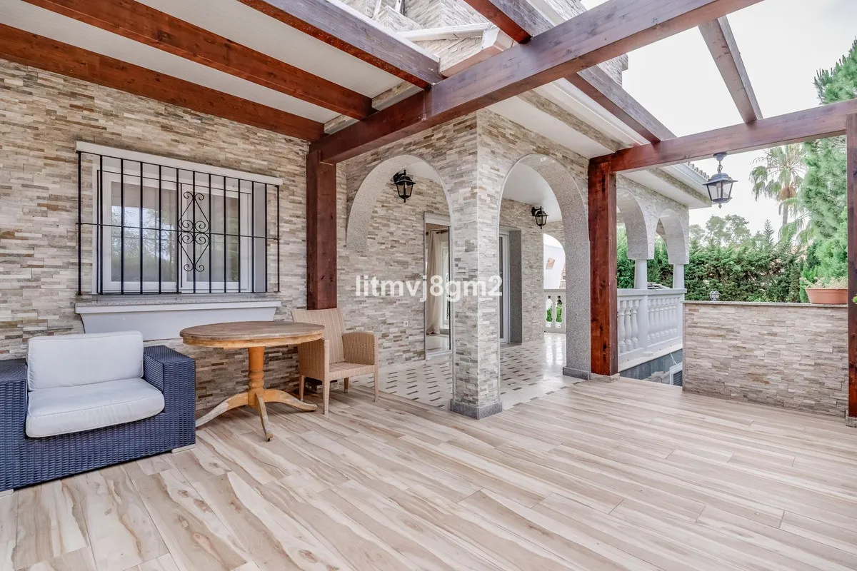 2c22d337-3b8a-40aa-9b31-61865a390180