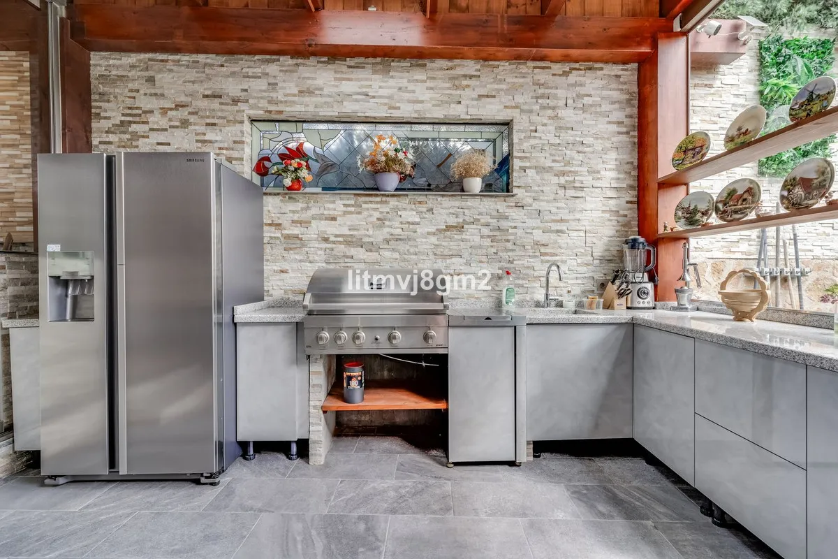 7a37c8a7-3540-4c92-b6b0-38b8714ff412