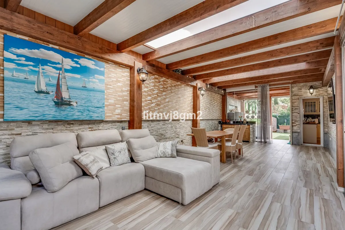 dfed5584-0cd3-4437-9108-f13823d48fea