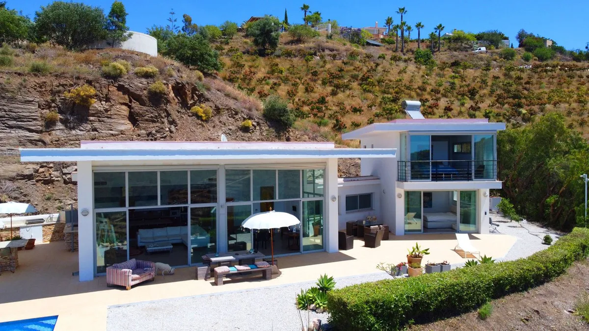 02f6427a-f9cb-4b66-b19e-69c57dc5c884