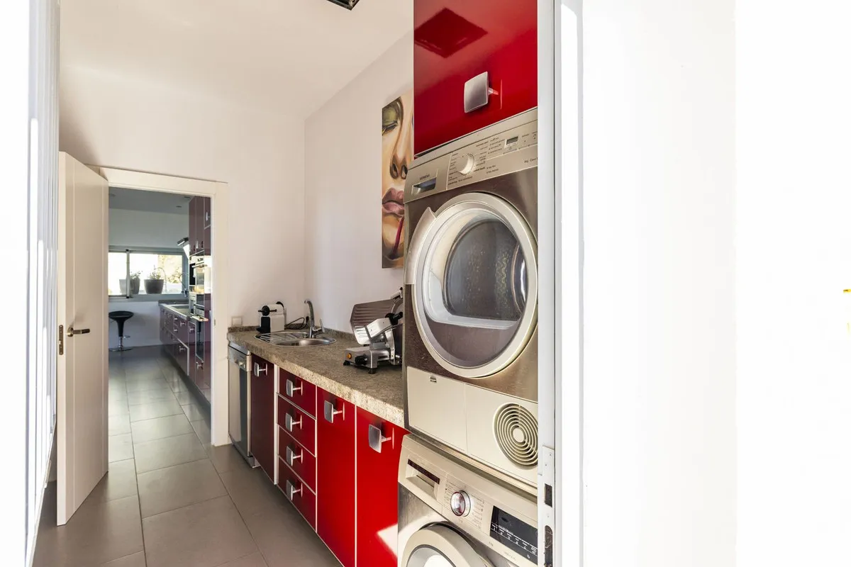 3c8447fb-a4f1-4812-92e1-2083e4d01ccd