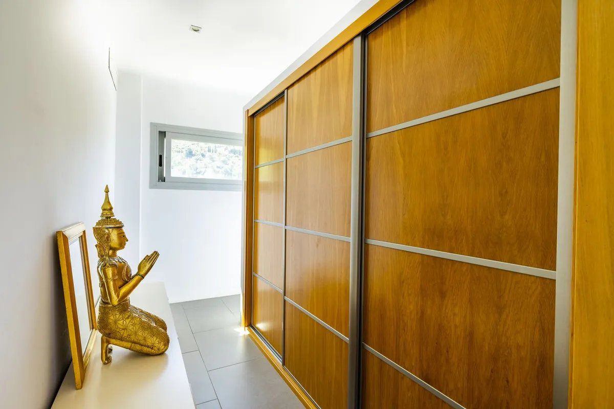 4030a5db-f32e-4b1c-8d2d-02c030339d52