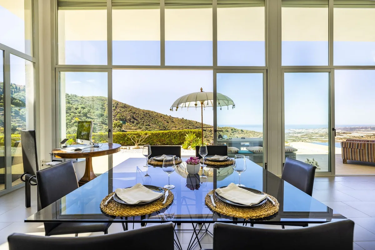 748398c0-3e10-4487-be03-3010f85f4886