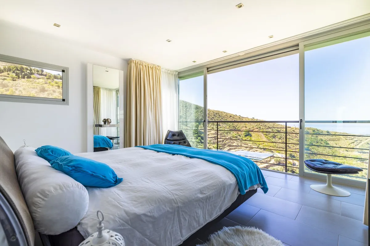 93252f75-cad7-4a67-bfe1-fab4da6d66ed