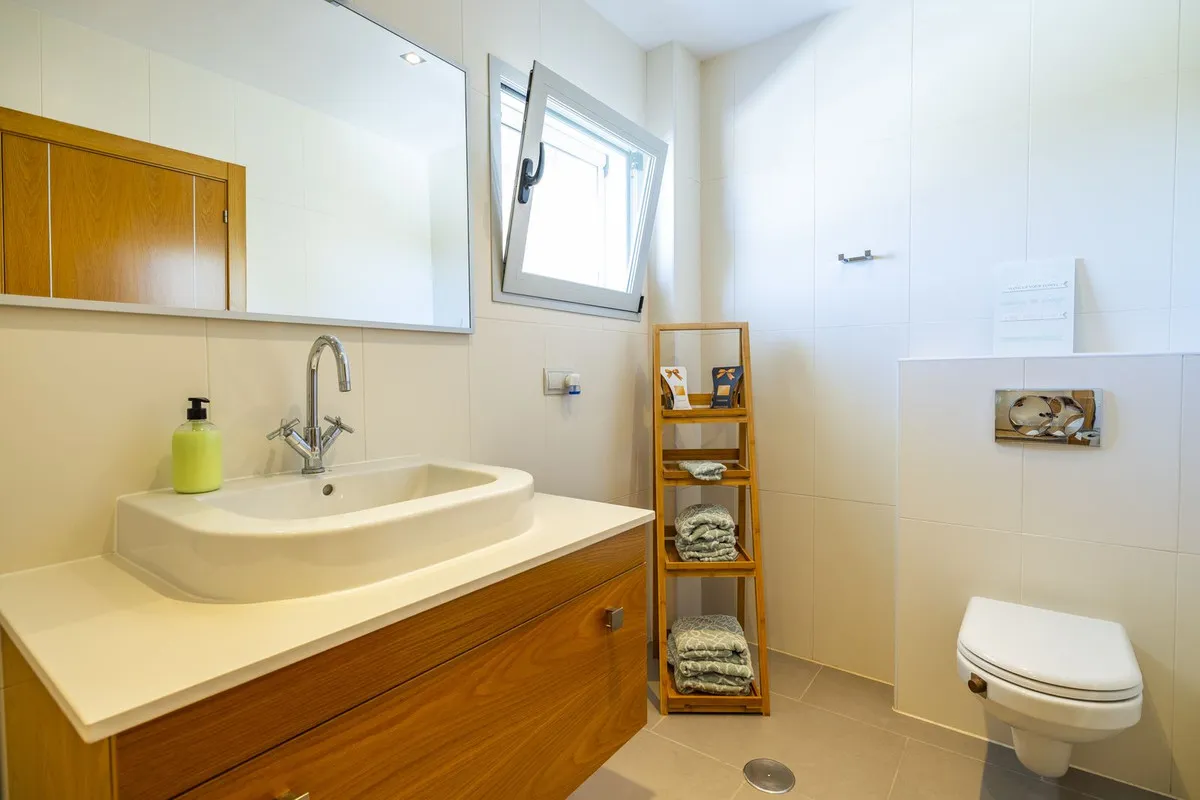 ca81b5ec-4b0f-4c5c-af97-ca51a6582125