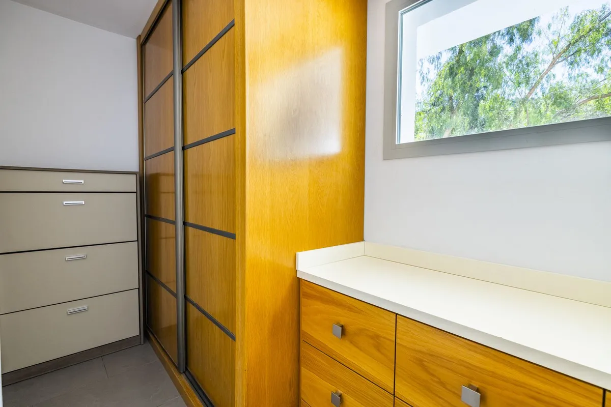 dc7bf6e4-65ca-43d5-957a-e648257c22df