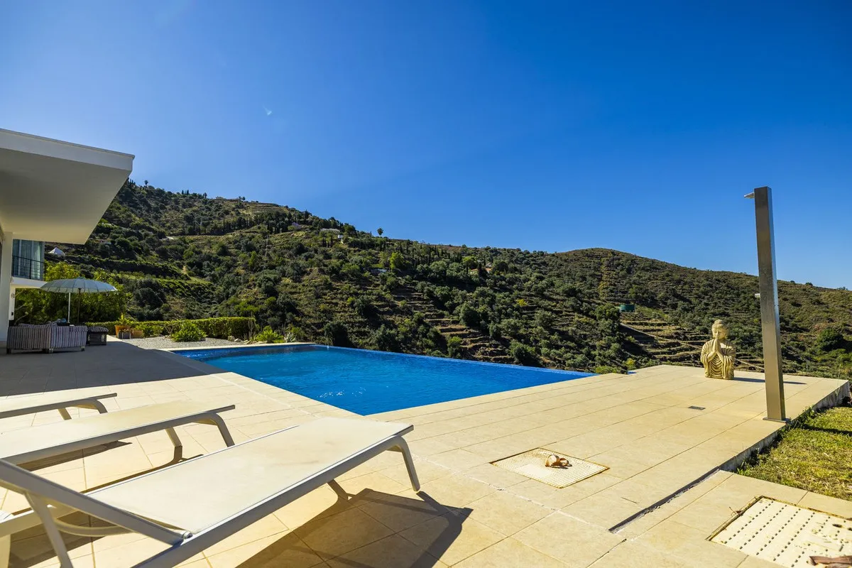 de667111-4d4b-40d9-ac1c-24c816653843