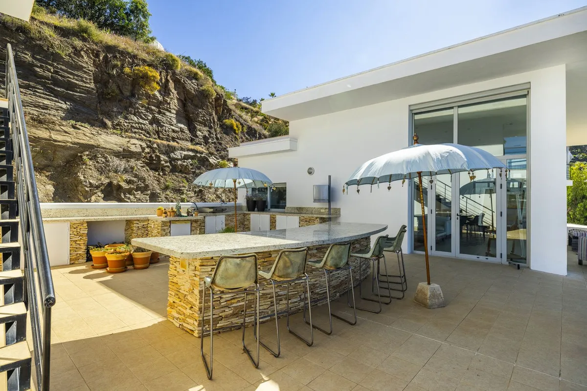 edcc0524-634a-4ec6-b46a-7f60d65df67c