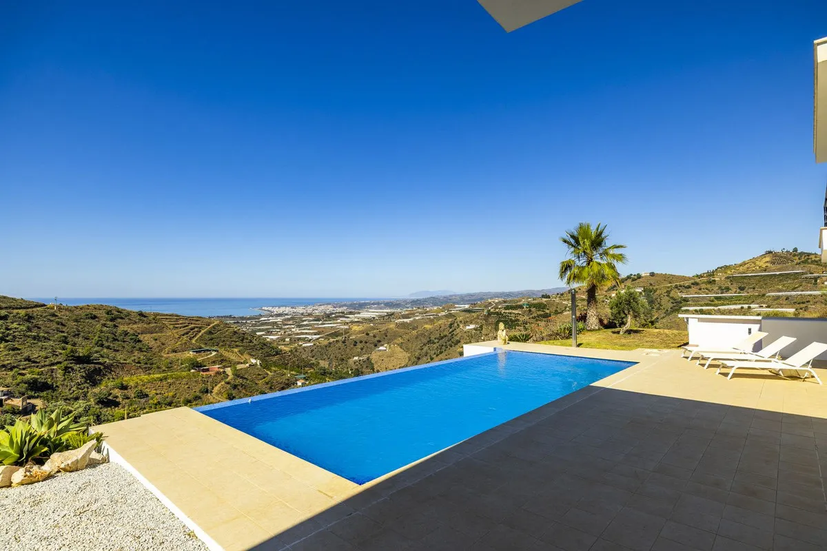 fb7f48c4-b9df-40cc-8c4e-f4de76bdf7ad