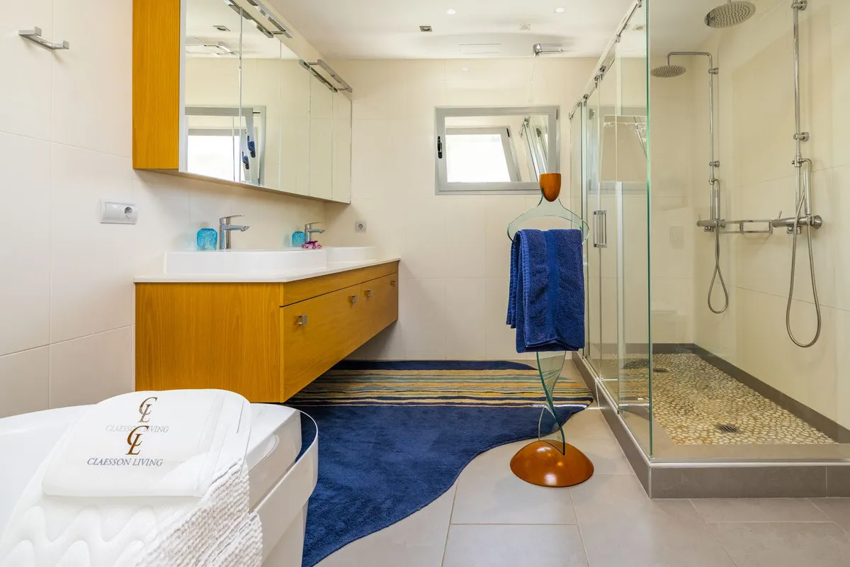 fe30c879-261d-4467-a9e2-3dfa084c1d13