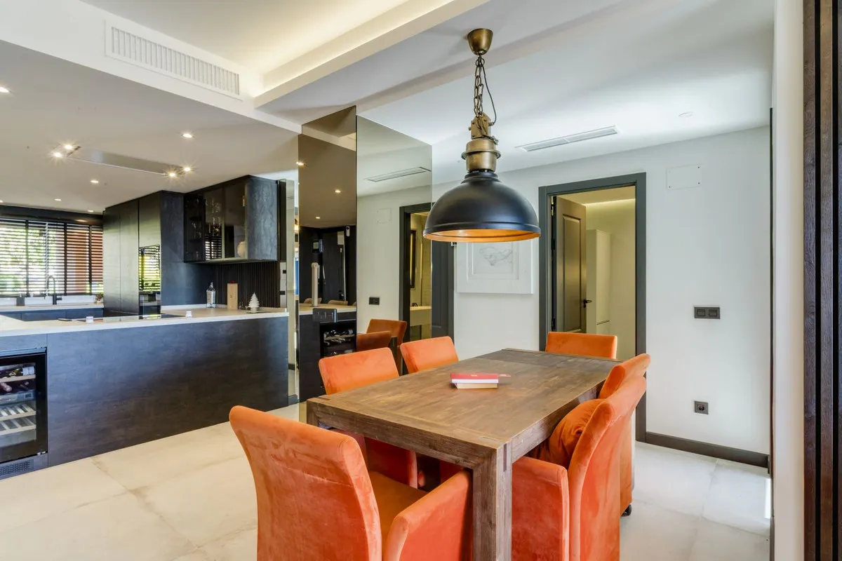 3d1c2370-d6ed-4981-bf4a-c96a0ff6c0d9