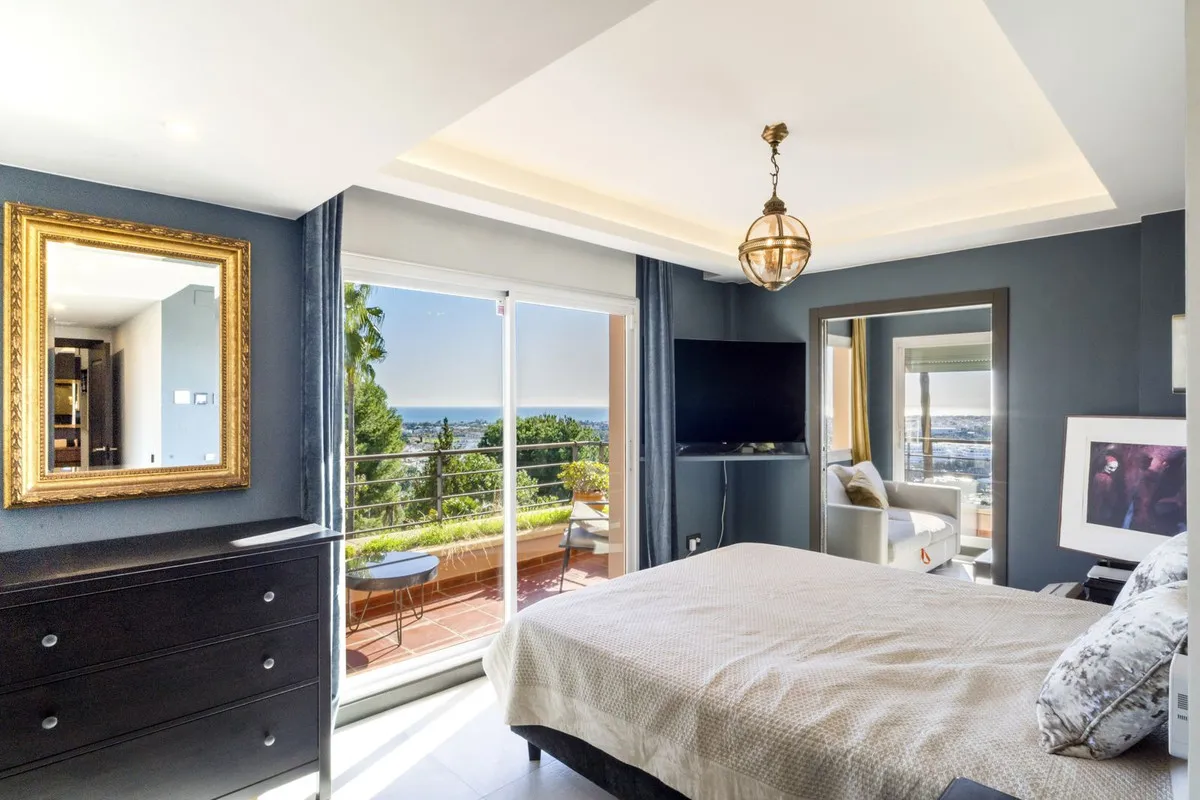 79012786-2e2d-41f1-925d-da4b0893c729