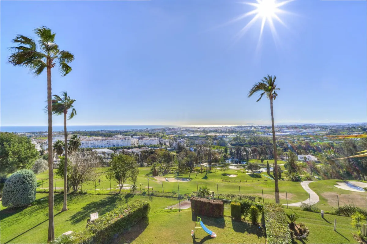 8bcdb900-7a2b-416b-af83-118bab14752a