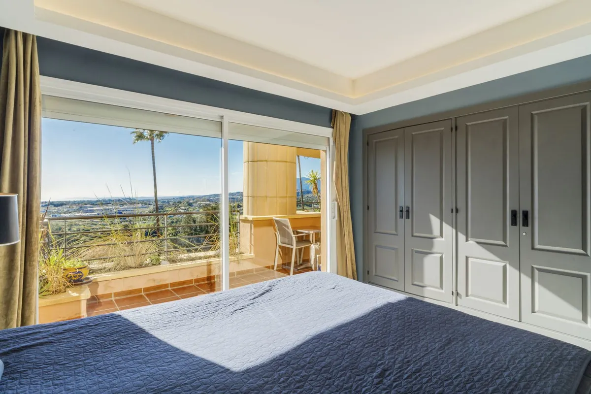 b5b4e45b-cde2-4ea8-90eb-6a05f0a3b94c