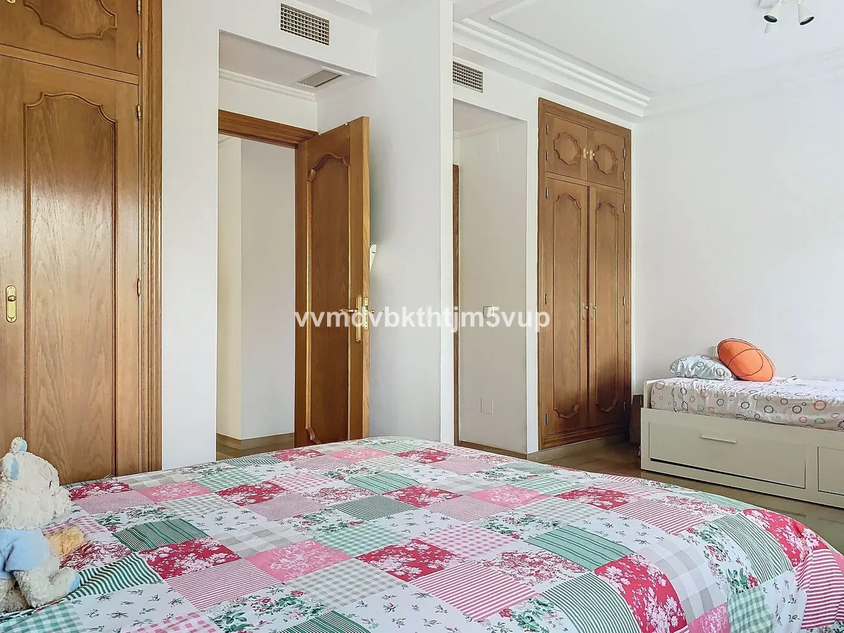 c0379454-d9b9-41c1-9a7f-2fccc03c109b