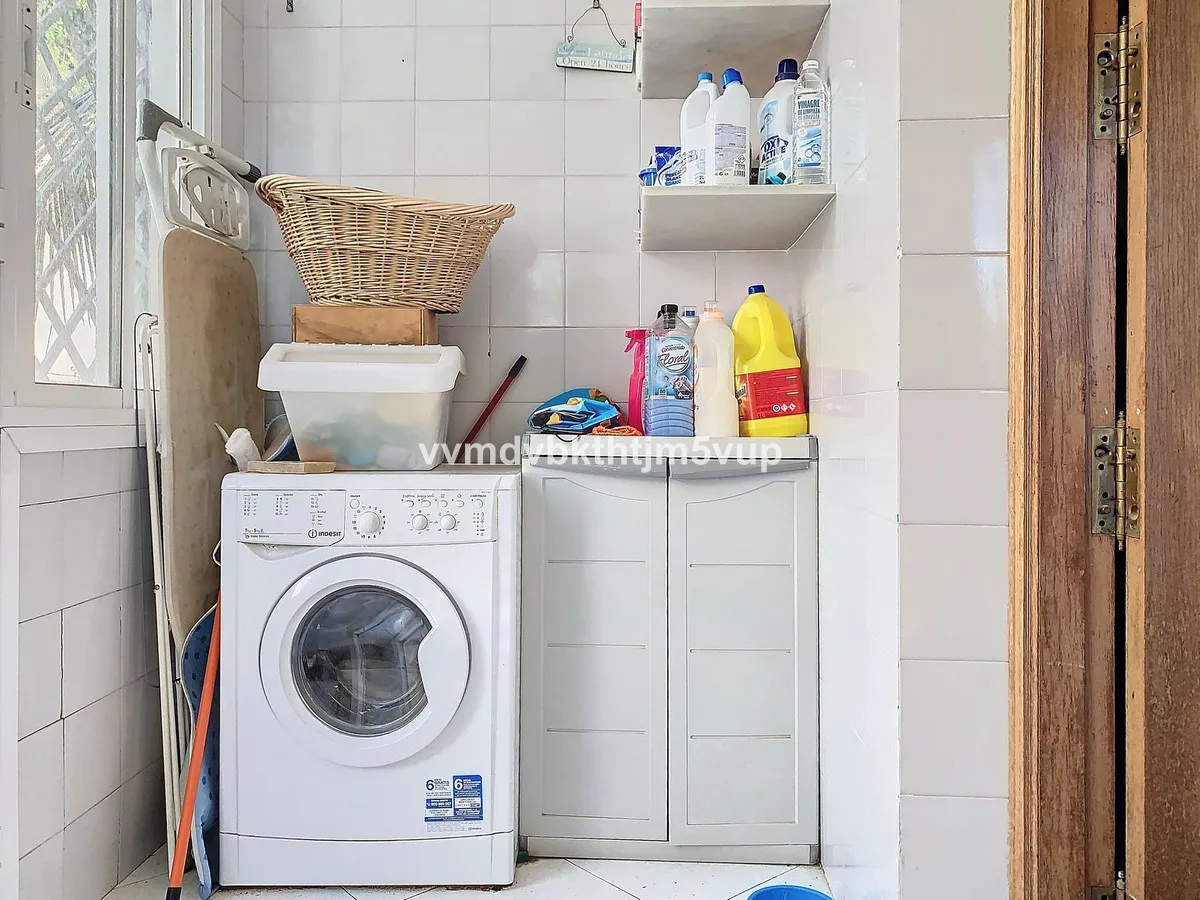 c6fb0b93-50cb-4c98-958e-40fb927ce567