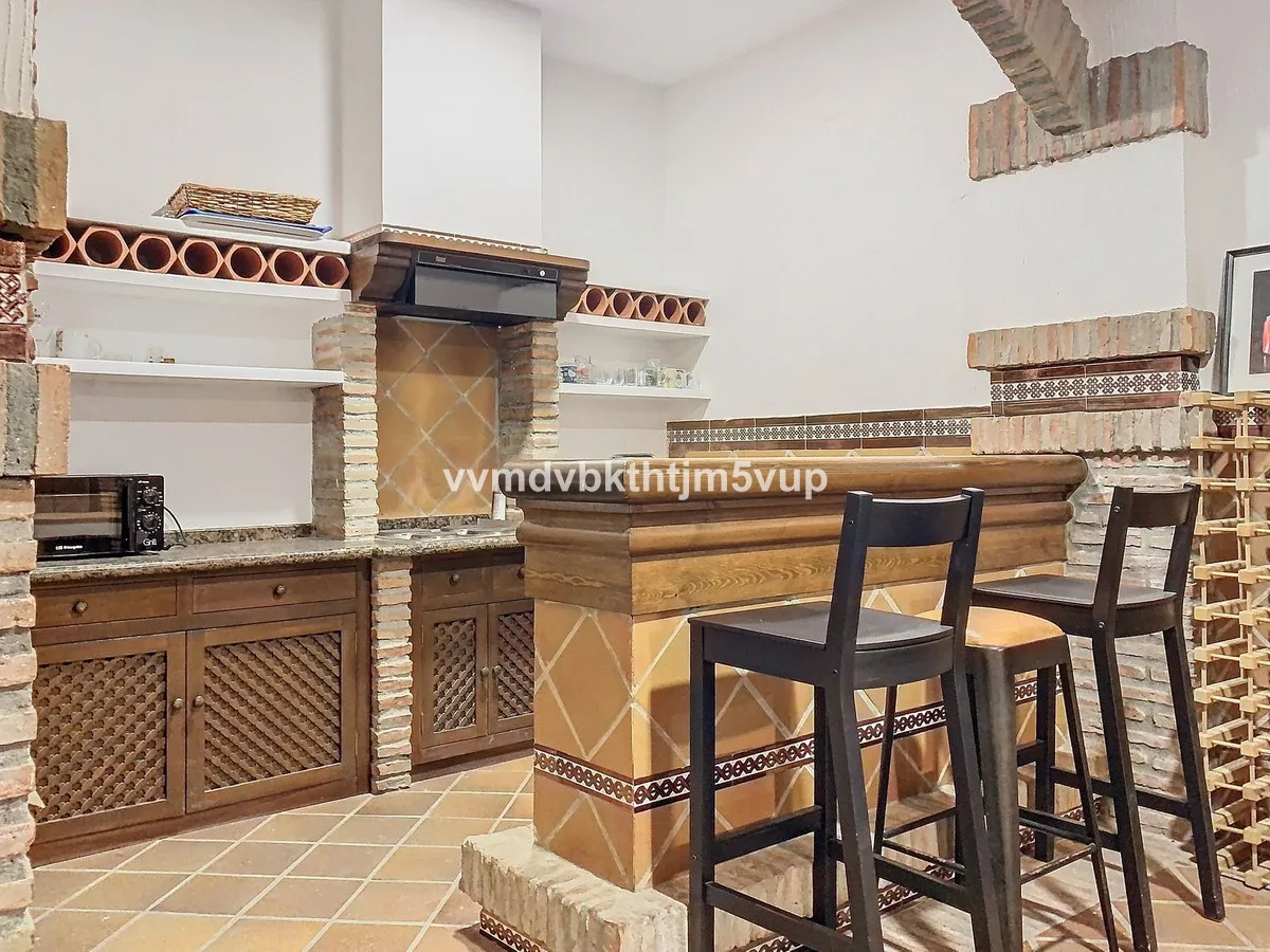 d1116b30-7d01-4f5a-bc8c-f5a486e98df4