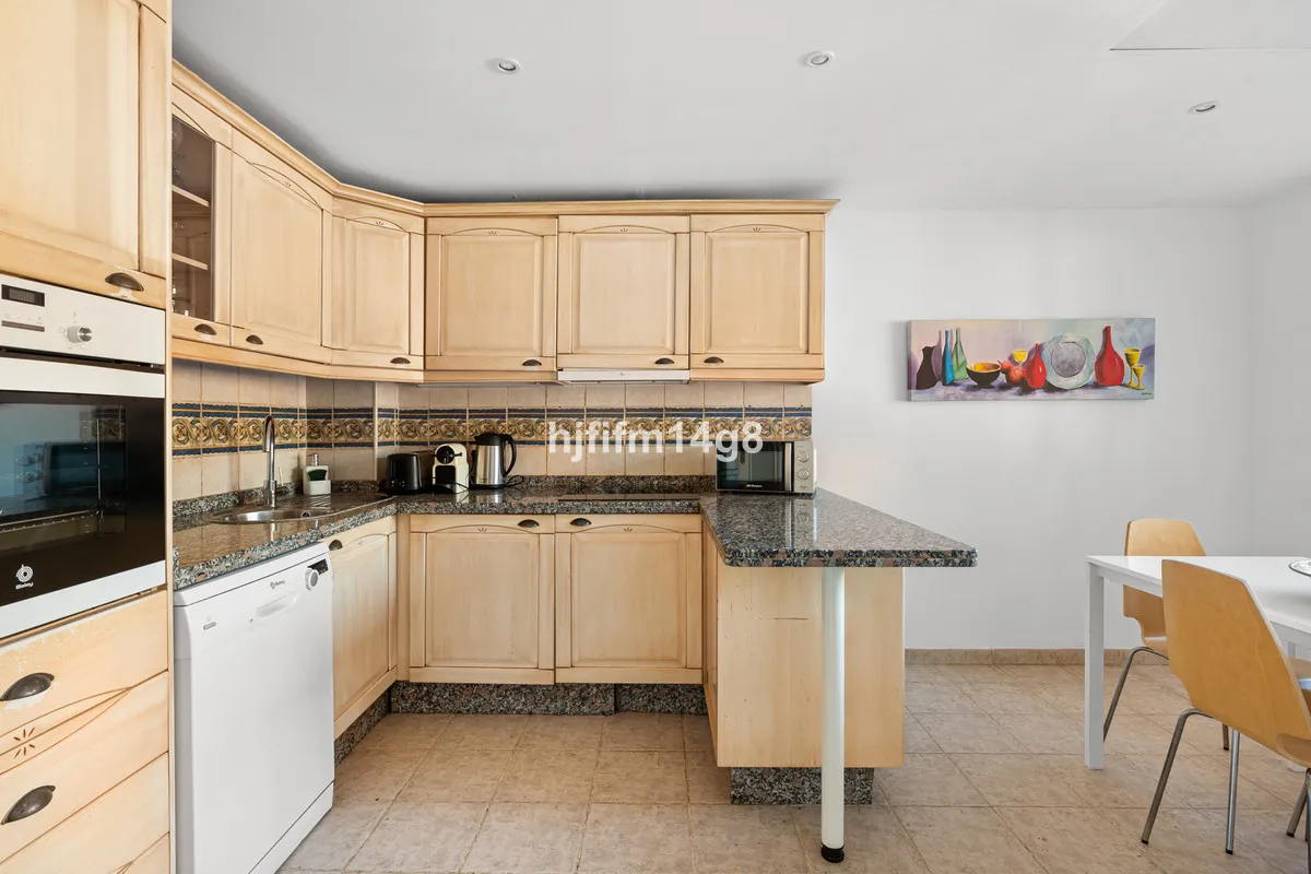 4082be6b-7e1d-4c54-ba42-55884e24dd2a